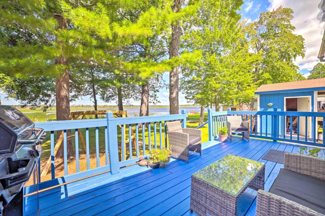 East Tawas Lakefront Getaway With Kayaks And Deck Buitenkant foto