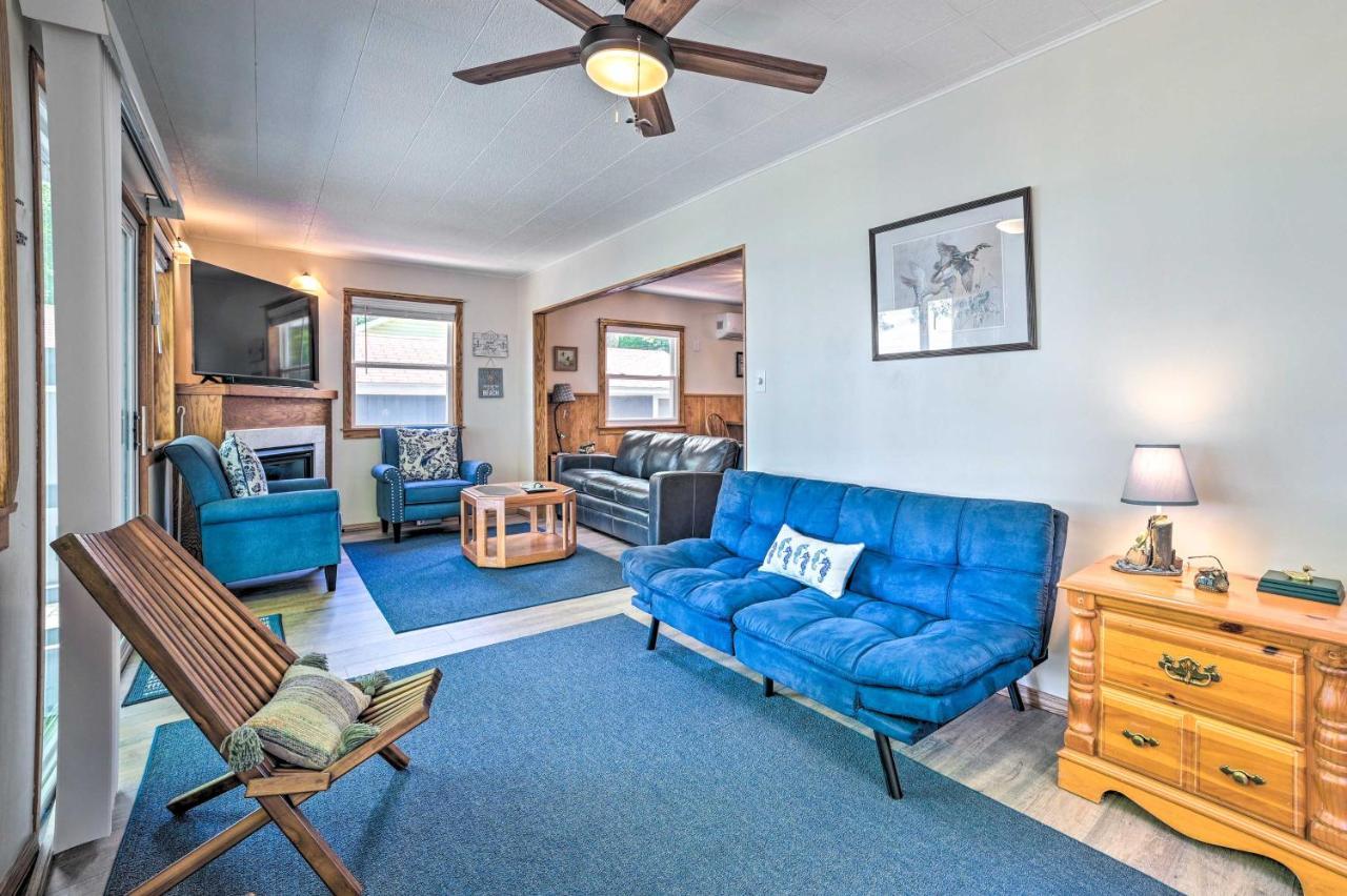 East Tawas Lakefront Getaway With Kayaks And Deck Buitenkant foto
