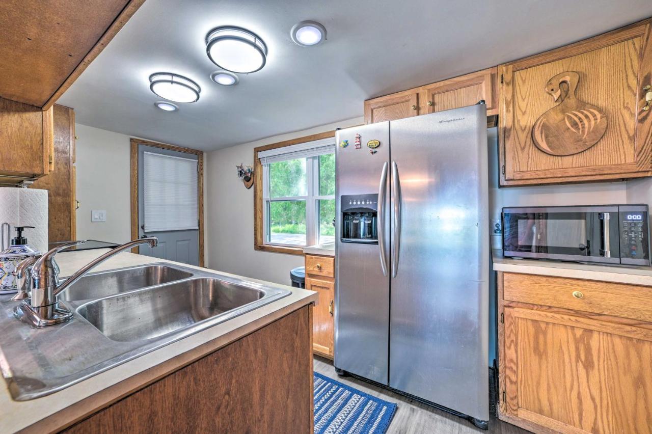 East Tawas Lakefront Getaway With Kayaks And Deck Buitenkant foto